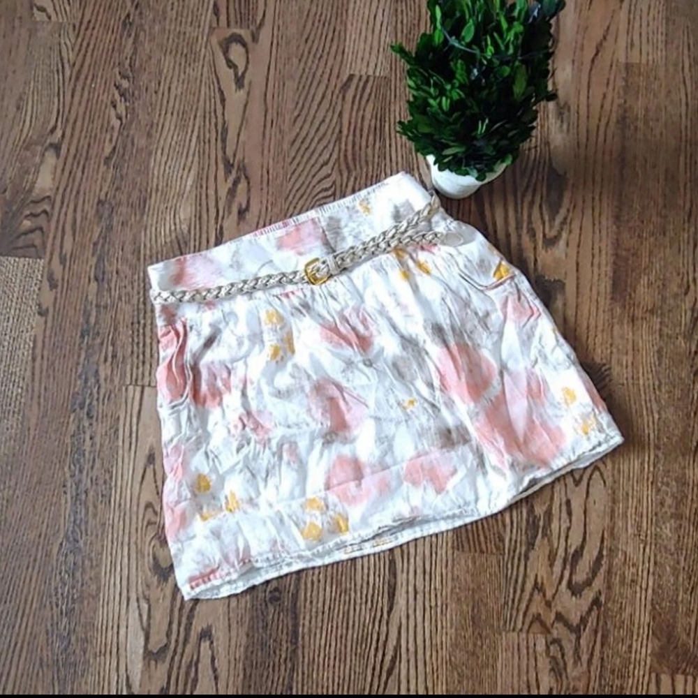 NWOT Stooshy mini skirt size M with belt